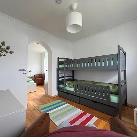 Familien- Und Hundefreundliche Ferienwohnung In Wismar - 80Qm Mit Garten Und Parkplatz * Wißmar